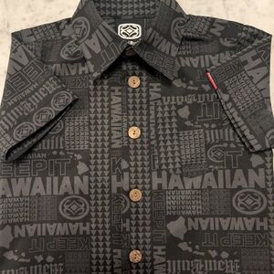 Boy's MauiBuilt Black Casual Button Down Shirt with Wooden Buttons Size 4T
